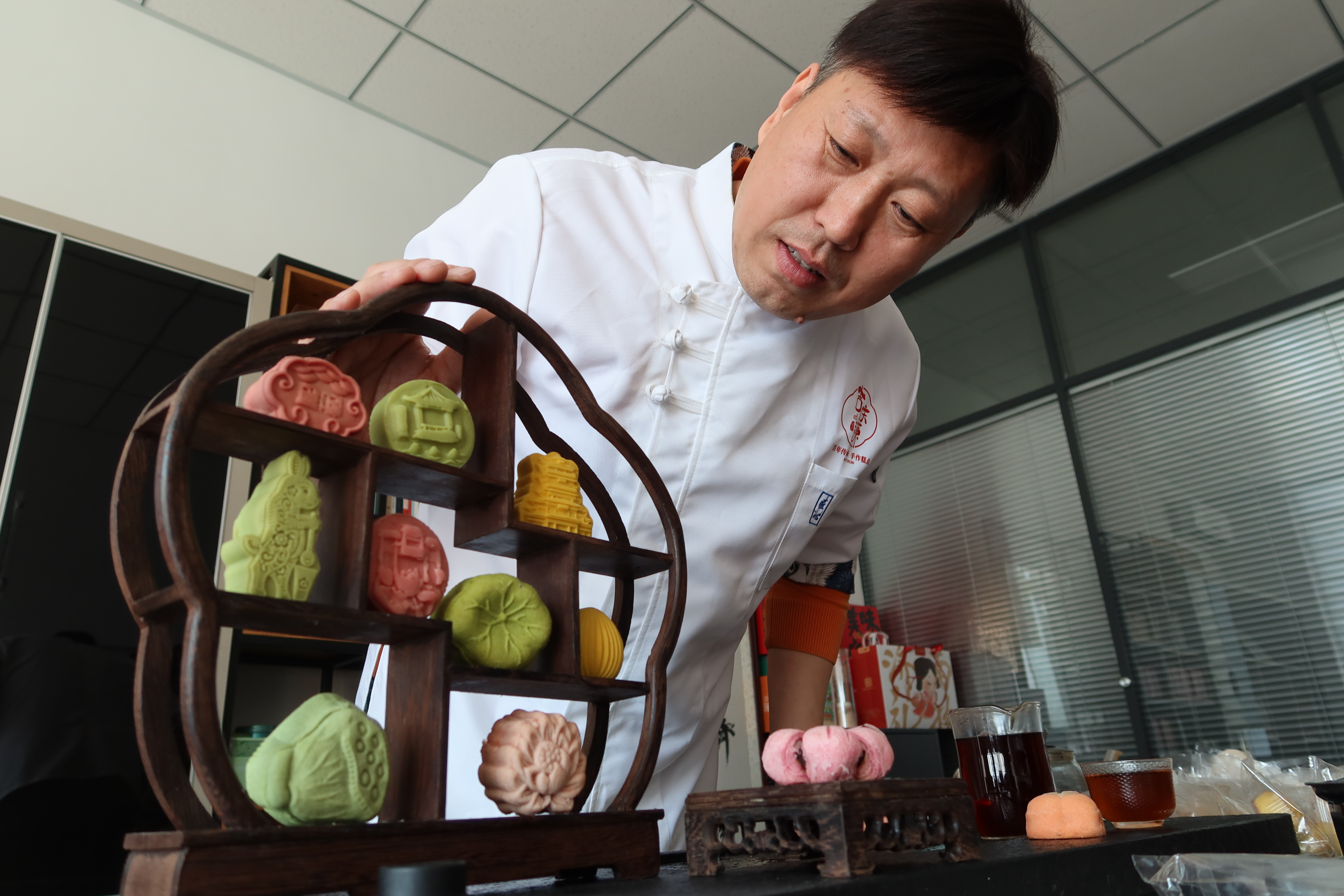 融媒·画像丨一个“点心匣”，装下半个“济南府”——“点心师傅”跑进“文创赛道”