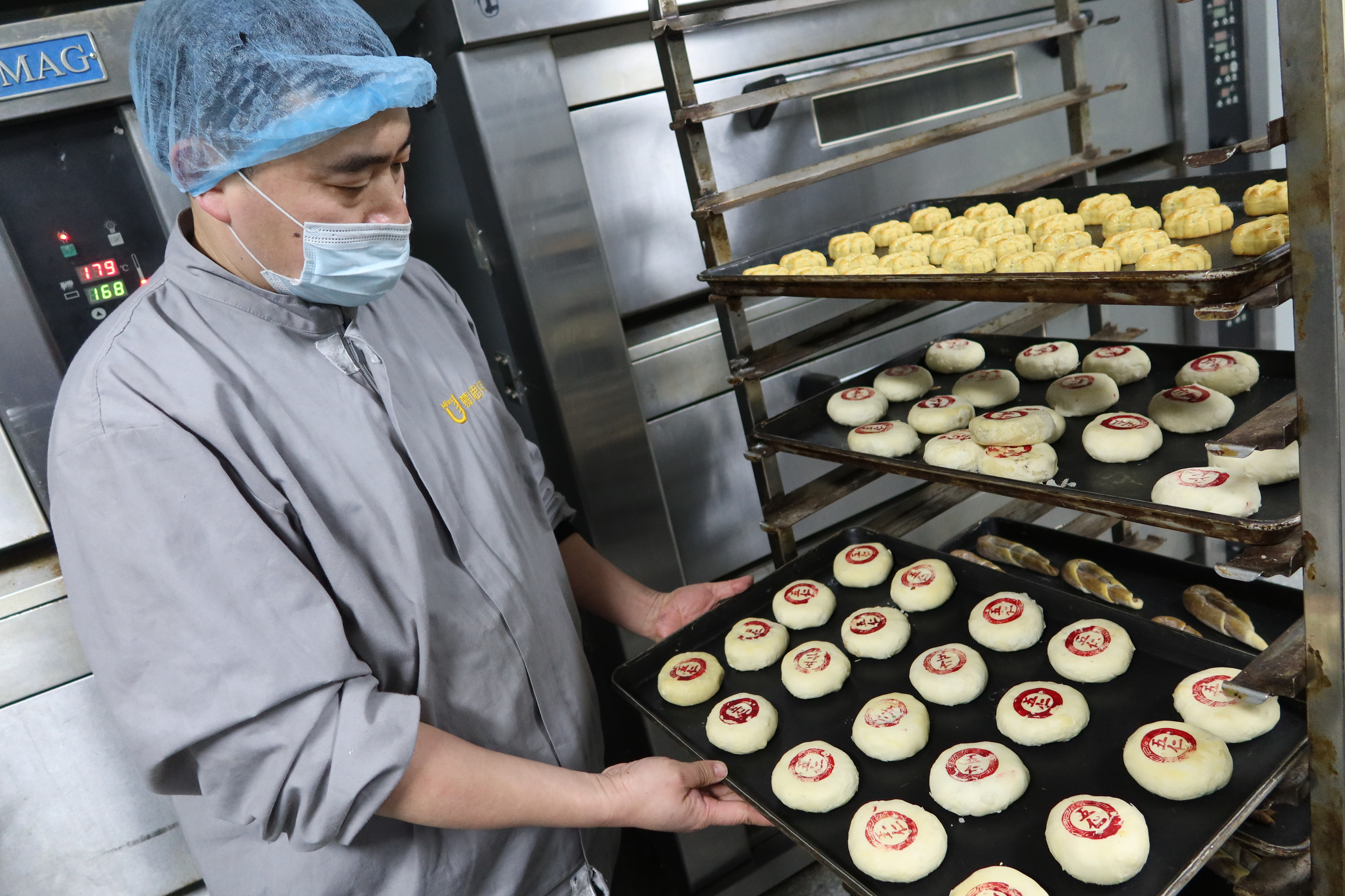 融媒·画像丨一个“点心匣”，装下半个“济南府”——“点心师傅”跑进“文创赛道”