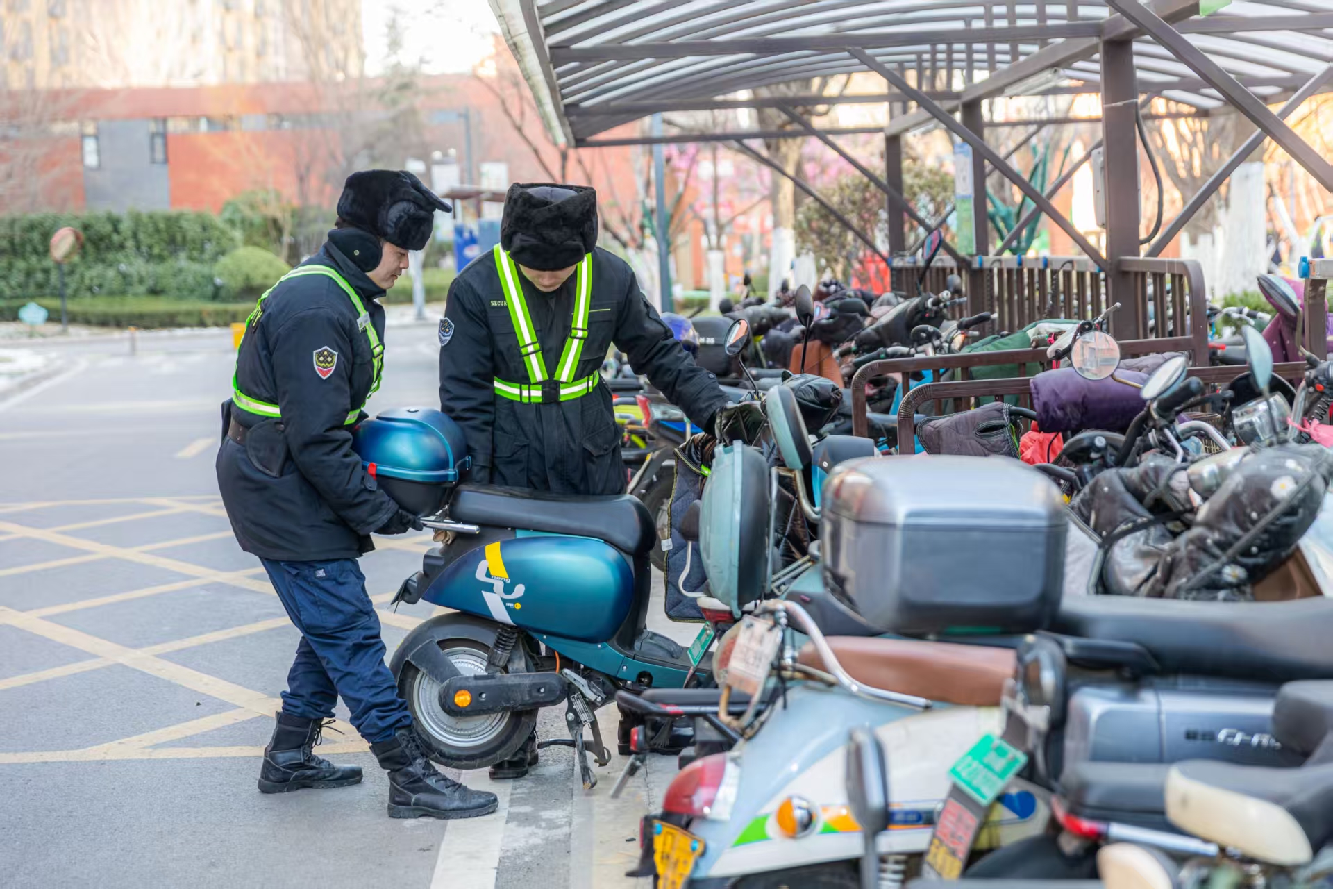 融媒·先锋丨支部建在家园里，小区治理变“智”理——“聪明小区”养成记