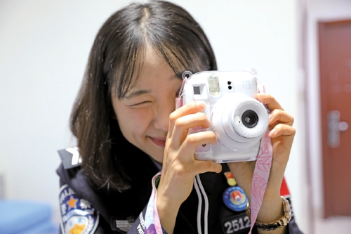 从萌新白领,到铿锵警花