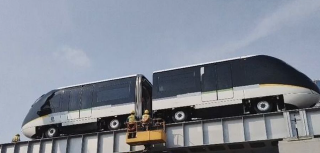 济南“云巴”列车亮相 设车站32座，可与地铁2号线、4号线、8号线换乘