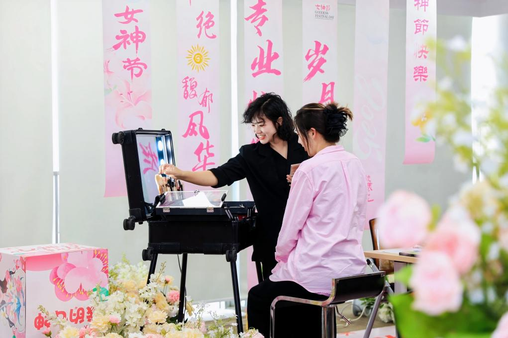 平安产险山东分公司：开展“专业灿烂 岁月同辉”女员工专场活动