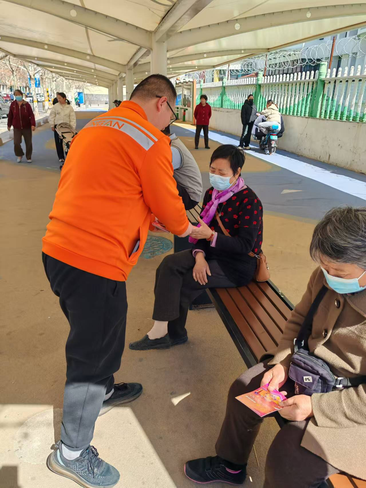 “共筑诚信消费环境 提振金融消费信心”——平安产险潍坊中心支公司消费者权益宣传活动