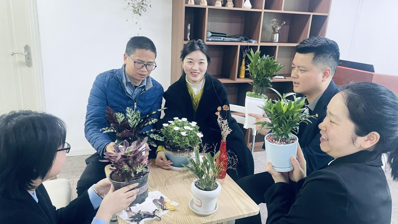 阳光人寿各机构“花式”添绿 绘就生态公益新图景