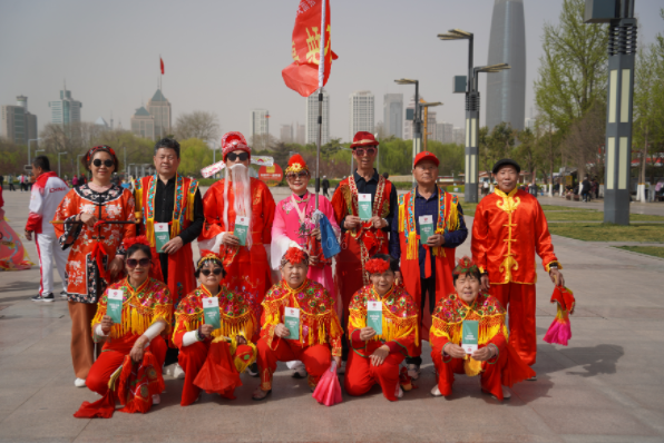 市口岸物流办在泉城广场开展反走私普法宣传活动