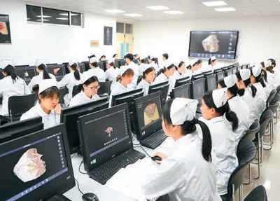 山东莱芜职业技术学院培养高技能人才——  “让职校生也有满满获得感”