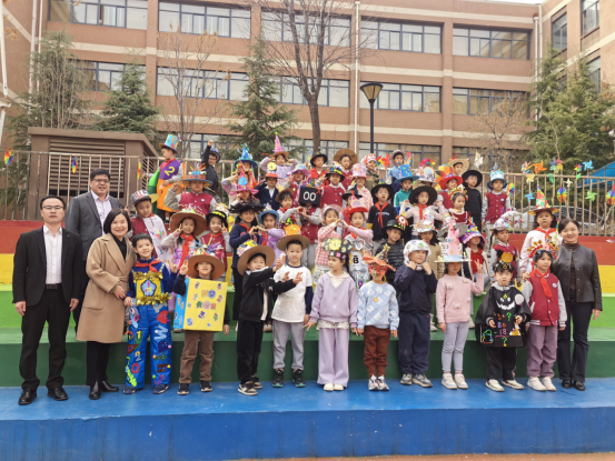 “数智启航 乐享π对”济南高新区东城逸家小学开展数学游园日主题活动