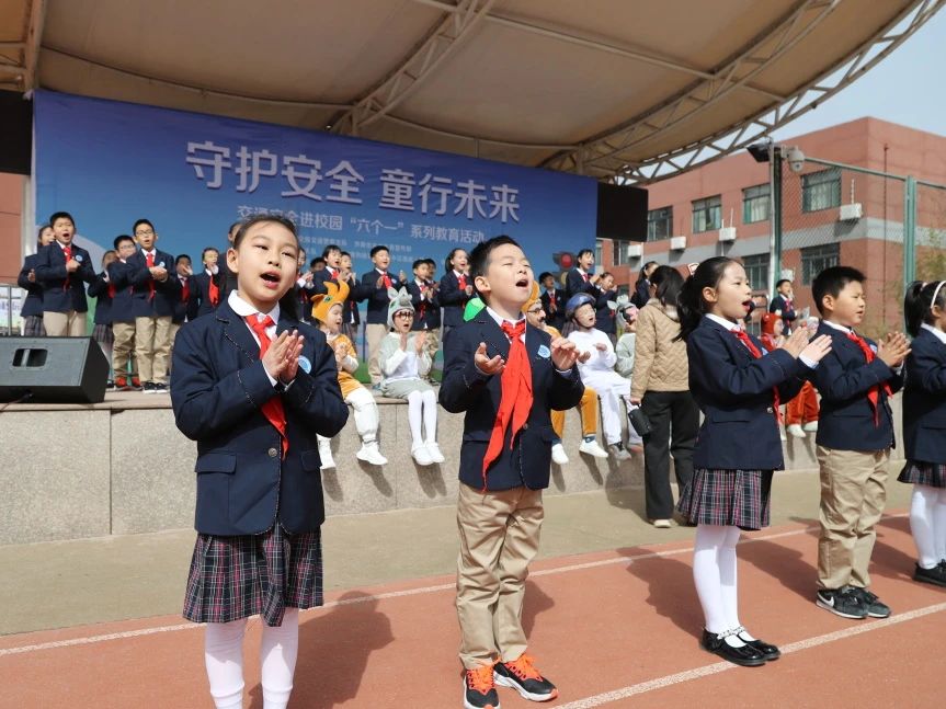 守护安全 “童”行未来！市中区交通安全进校园“六个一”系列教育活动启动