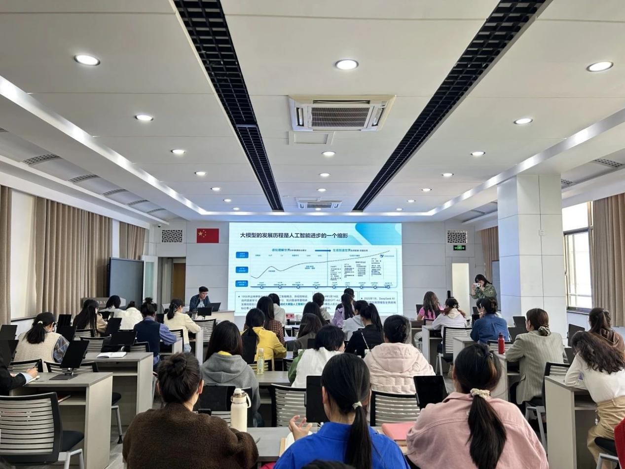 AI赋能学校宣传，科技助力高效提升——市中教育第三协作组AI赋能教育宣传分享会