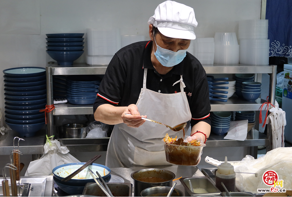 融媒·先锋｜党建垒灶、企业颠勺、群众点菜——睦邻食堂