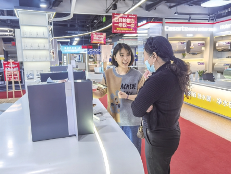 消费品“以旧换新”政策惠民利民，有力激活消费市场