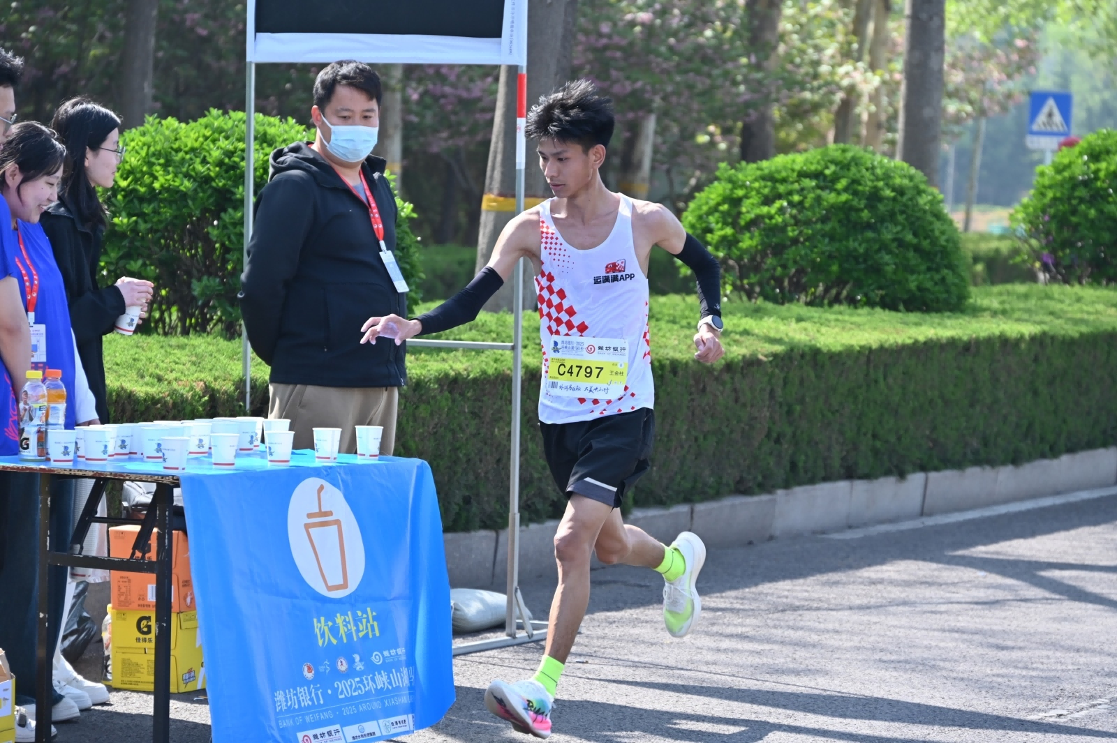 当马拉松遇上数字货运：运满满打造赛事智能补给物流服务