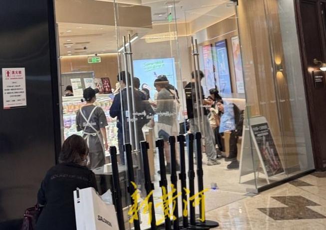 现制酸奶饮品受追捧，记者探访：有商家一天制售超千杯