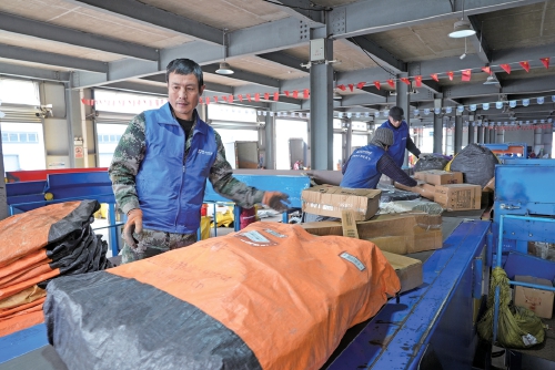 视觉：定格劳动瞬间 彰显奋斗风采