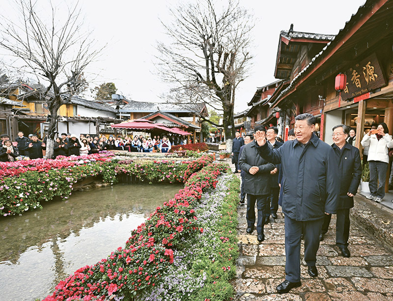 锲而不舍落实中央八项规定精神，以优良党风引领社风民风