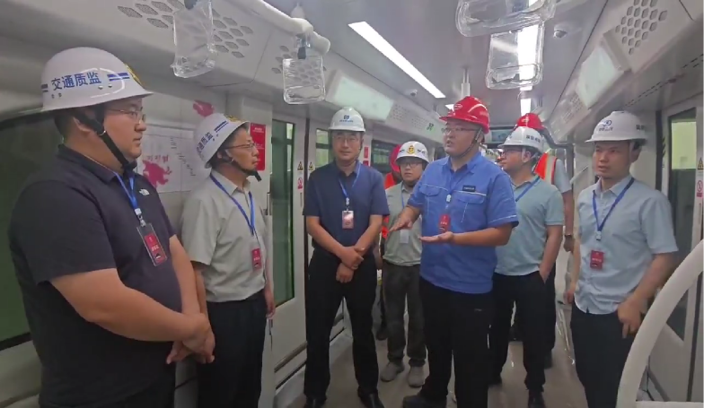 市交通质安中心护航高新“云巴”行车调试