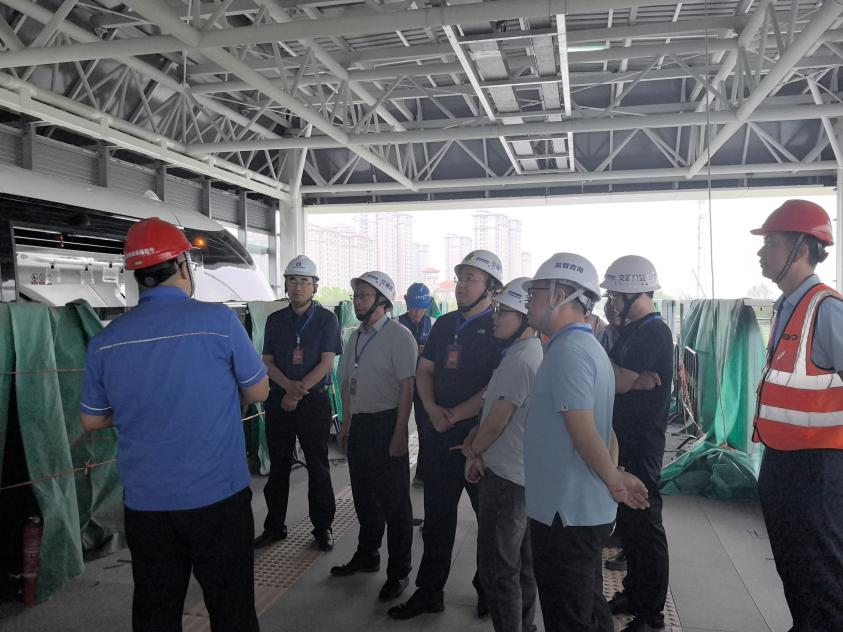 市交通质安中心护航高新“云巴”行车调试