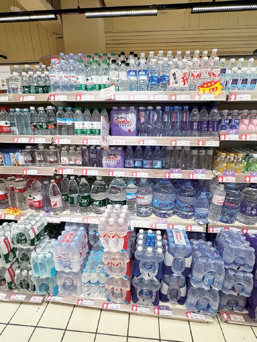 娃哈哈纯净水，今麦郎生产？娃哈哈称已终止和今麦郎代工合作，个别批次产品未通过出厂抽样检测