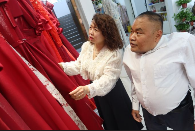 融媒·画像丨三段创业路，一生助残情——送“光”的人