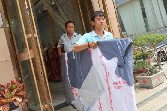 融媒·画像丨三段创业路，一生助残情——送“光”的人