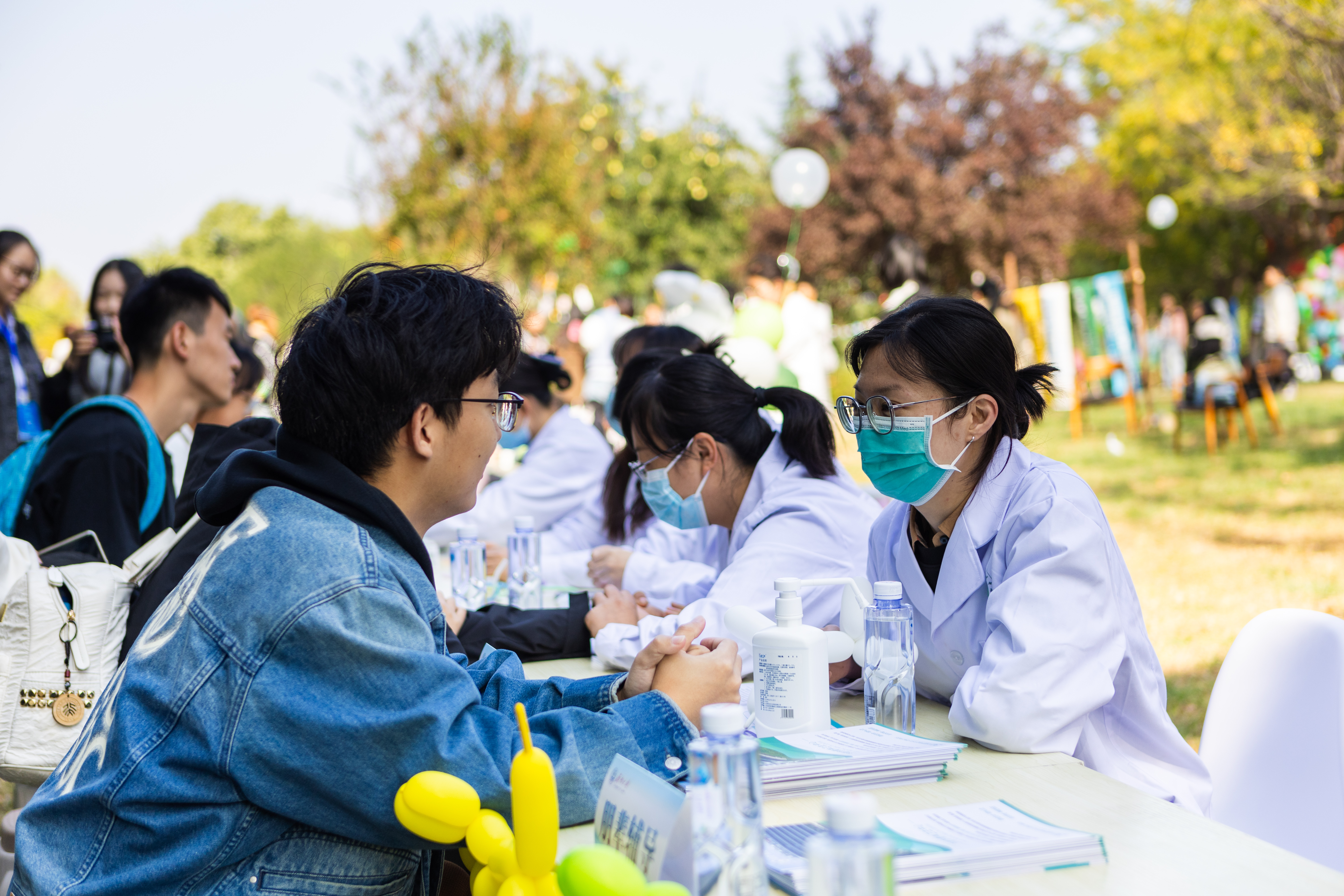 融媒·画像丨藏在校园里的“解忧杂货铺”，巧解心结的“心灵摆渡者”——济大的“心”事