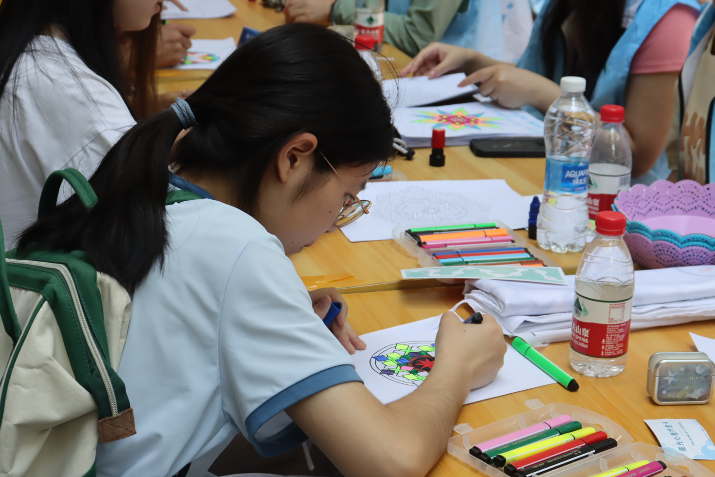 融媒·画像丨藏在校园里的“解忧杂货铺”，巧解心结的“心灵摆渡者”——济大的“心”事