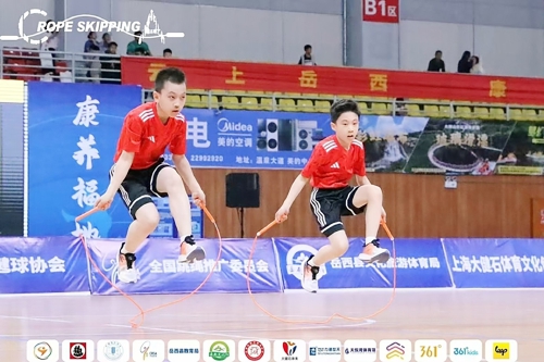 平均年龄10岁 斩获18项冠军 济南市29名跳绳小将首次出征国赛成绩傲人