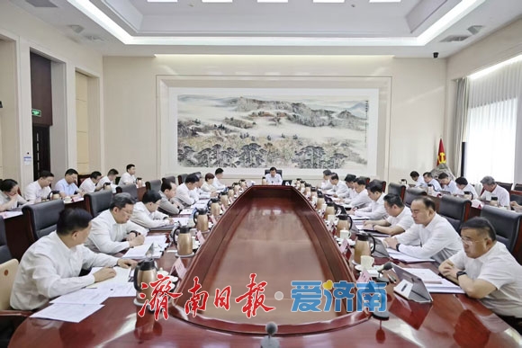 市委理论学习中心组举行集体学习 刘强主持并讲话 于海田韩金峰白皓出席