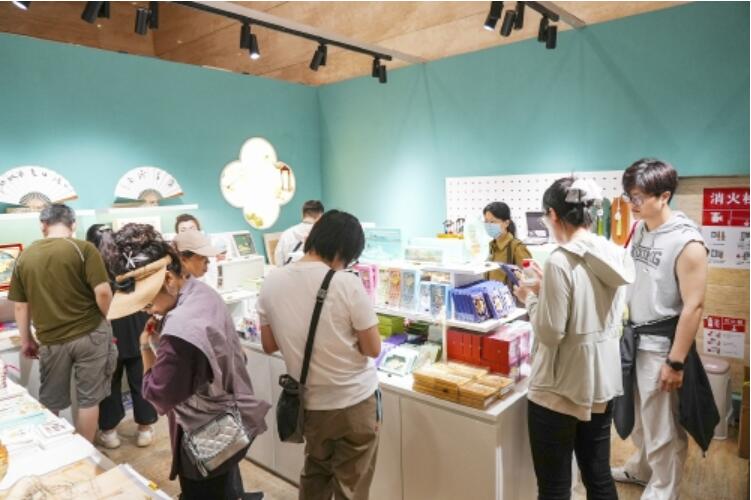 把泉城文创带回家，“一城山色”等你收藏