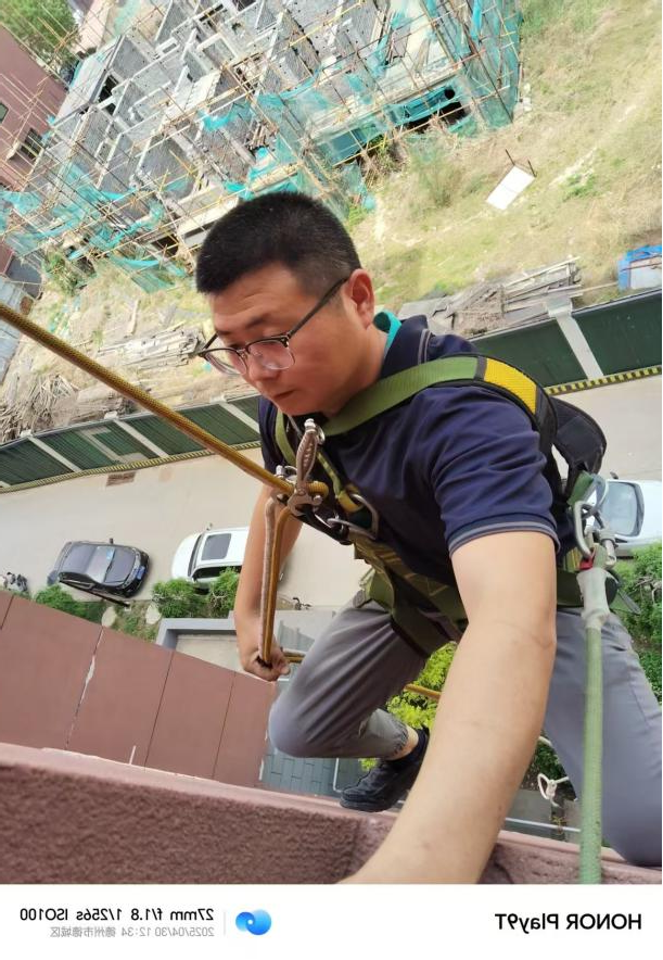 飞檐走壁的空调人