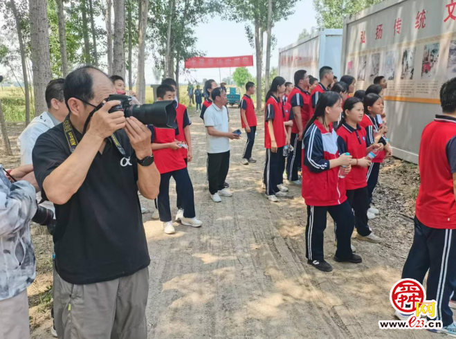 “文明乡村入镜来”主题摄影活动走进济阳新市村