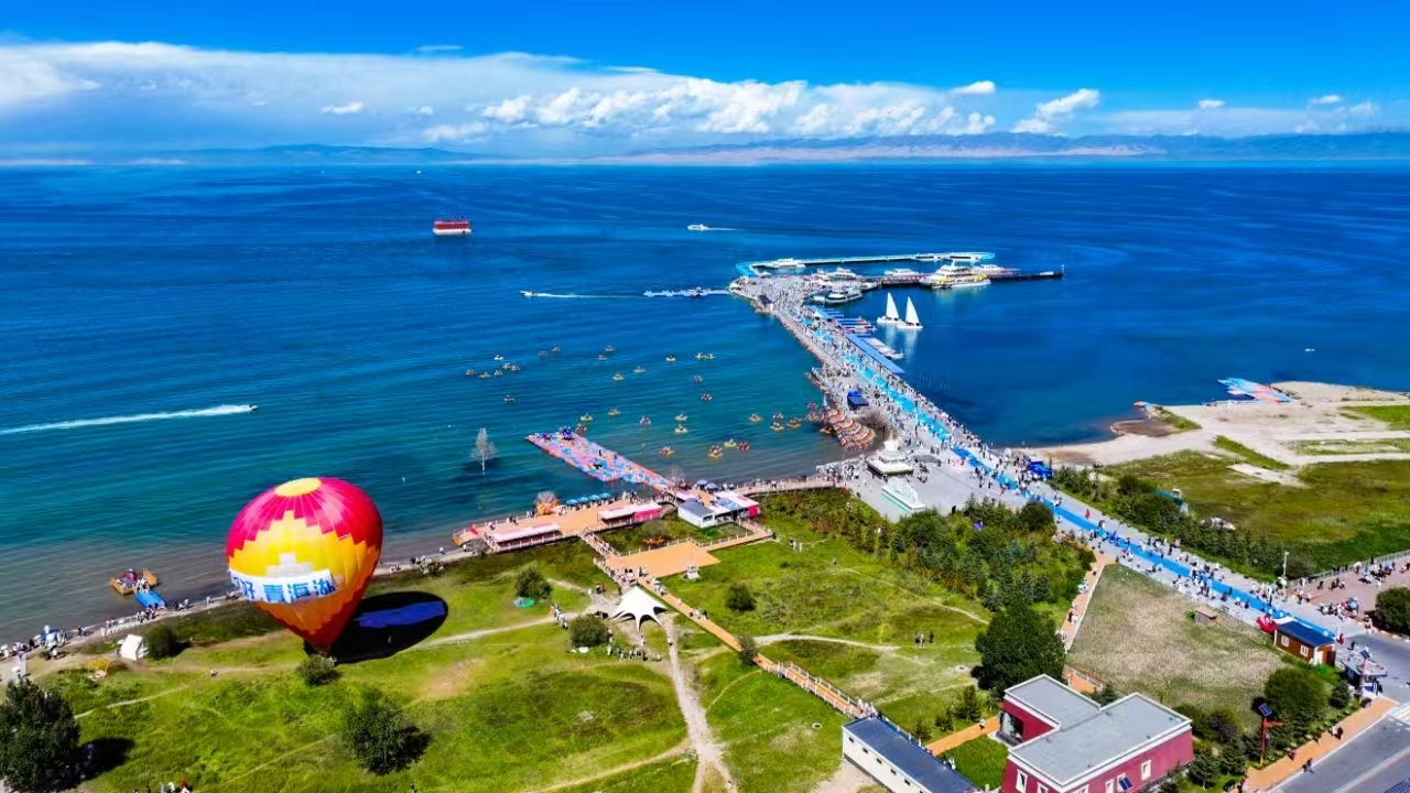 青海湖开启“高光时刻”：景区升级带来全新体验