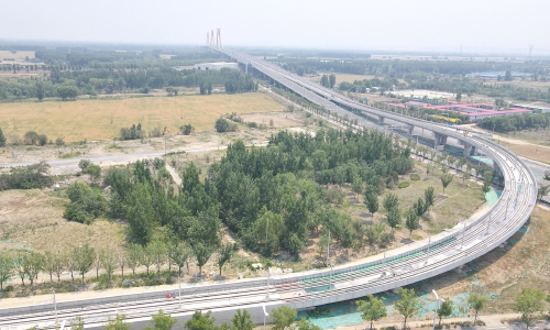 项目强省会｜济南轨道交通济阳线黄河北高架段双向铺轨