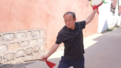 走着走着就能跳起来 这位泉城非遗人对鼓子秧歌是真爱