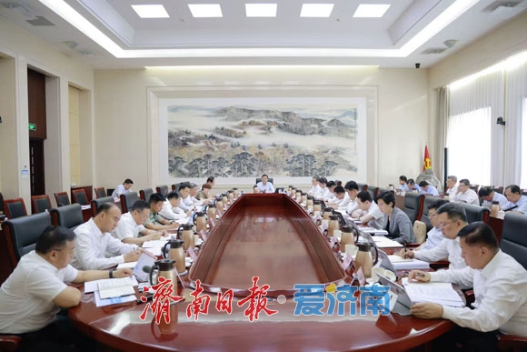 市委常委会召开会议 学习贯彻习近平总书记重要指示精神 研究深化巩固党纪学习、推动城乡融合发展等事项