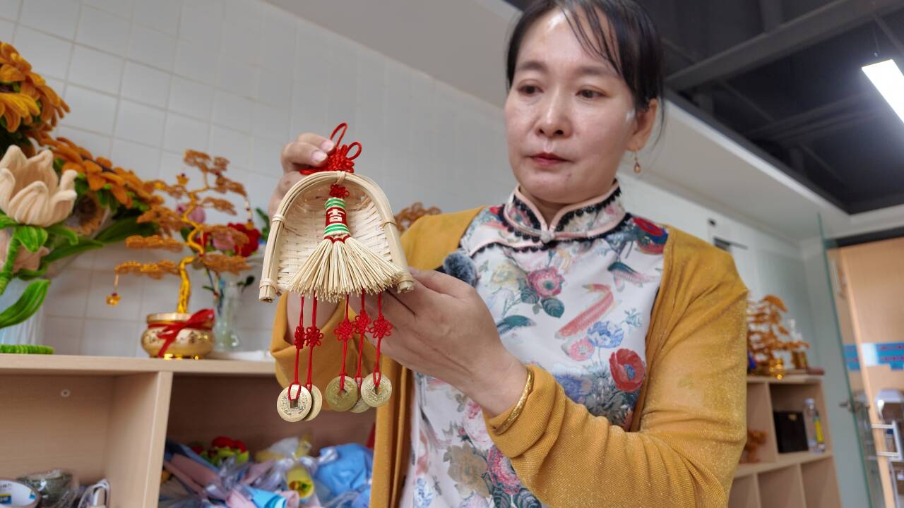 融媒·见证丨“第一书记”助阵，“共富超市”开进服务区——高速路上的“烟火气”