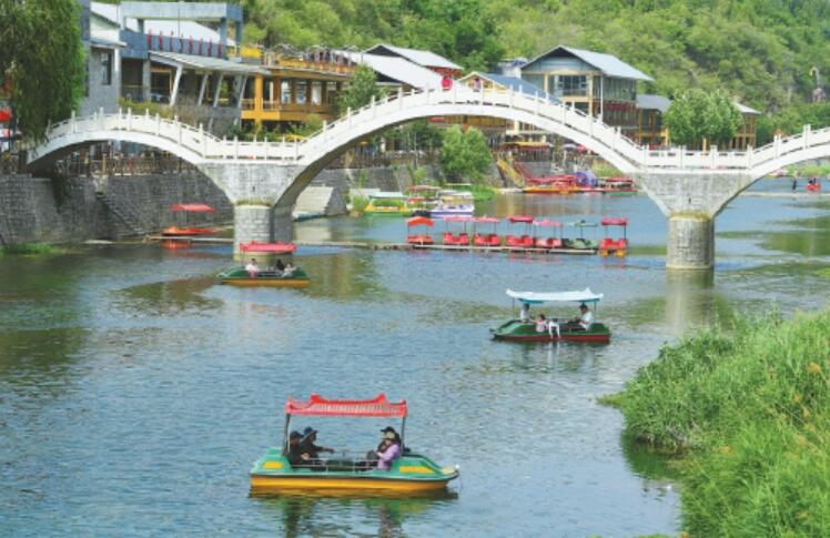 一年四季 泉在济南丨端午假期第二天 济南30家景区接待游客62.32万人次