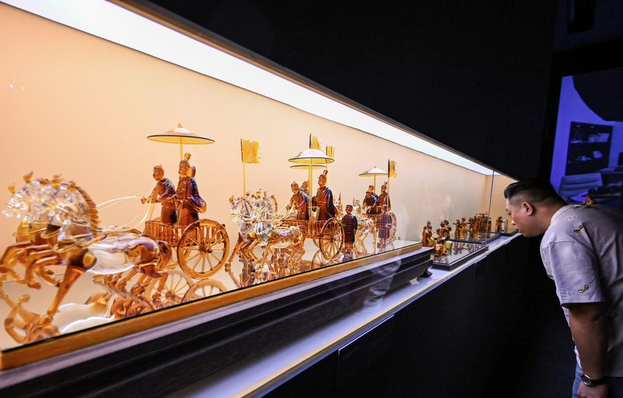 '中 쯔보 유리 예술전', 국가박물관에서 열려