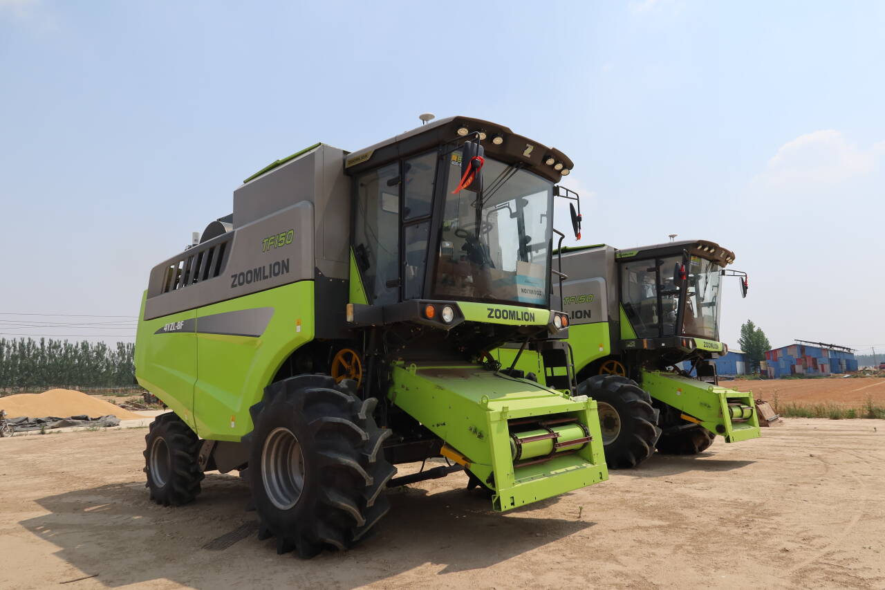 融媒·画像丨粮田“父子兵”：“钢铁机甲”列阵，“数字军团”作业