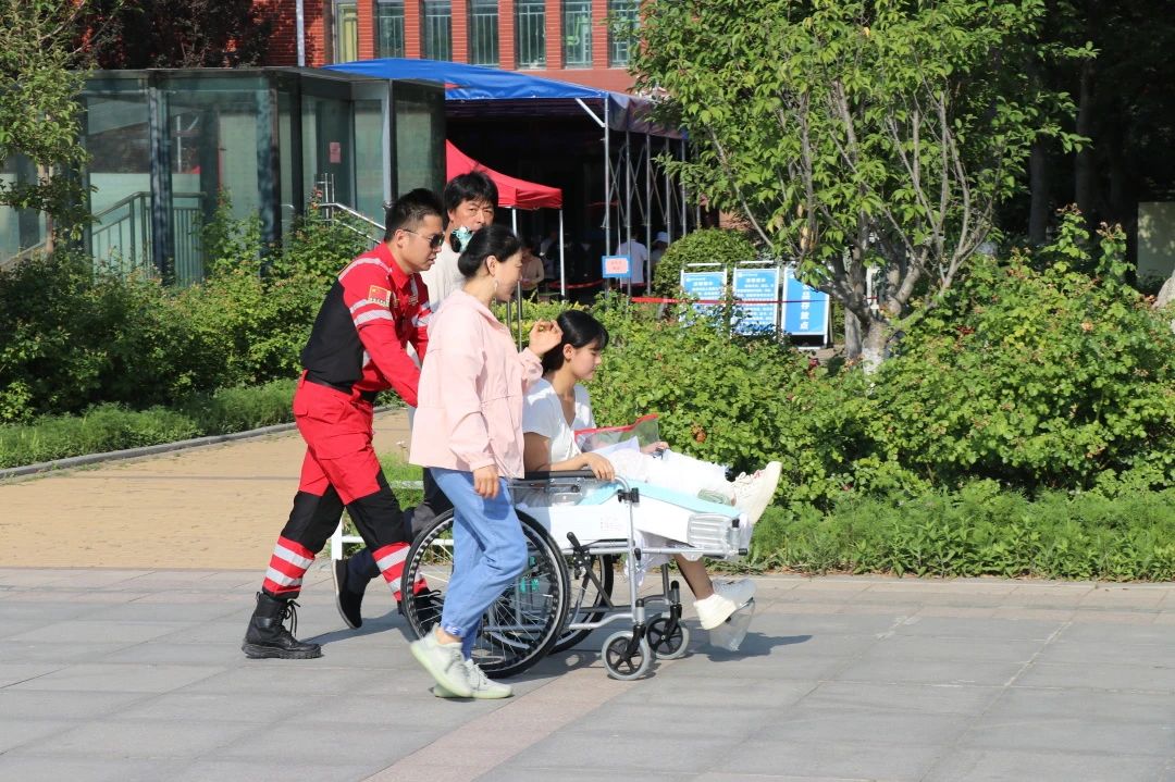 中考加油！济南中考首日直击→