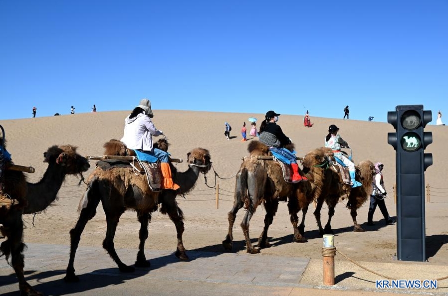 여름 휴가철이 다가온다...中, 관광·가사 등 서비스 소비 늘어나