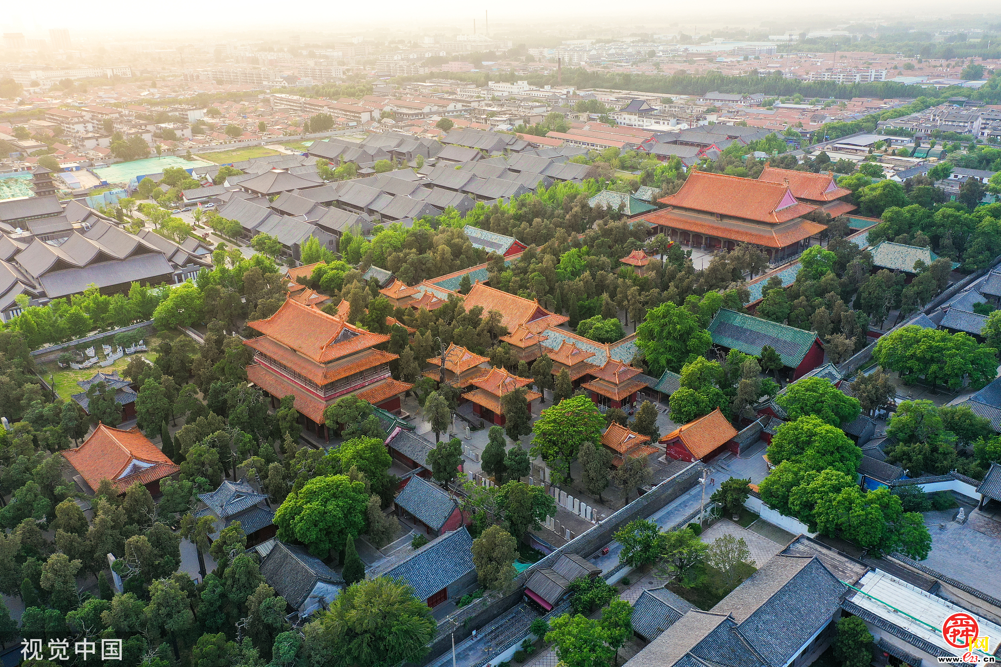 “考后經(jīng)濟(jì)”升溫 產(chǎn)業(yè)鏈上市公司搶抓暑期旅游熱潮
