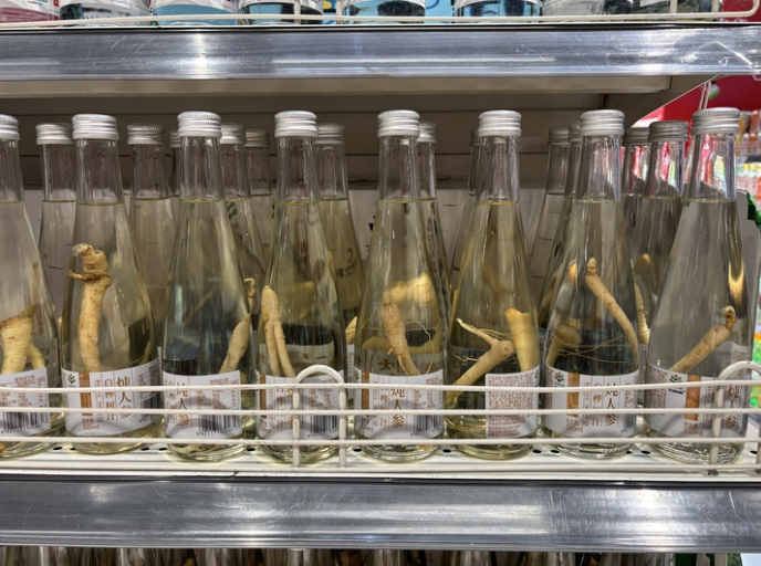 “养生水”攻占商超，水饮市场又辟新赛道？