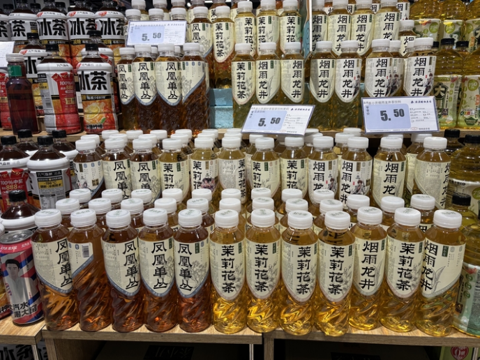 “养生水”攻占商超，水饮市场又辟新赛道？