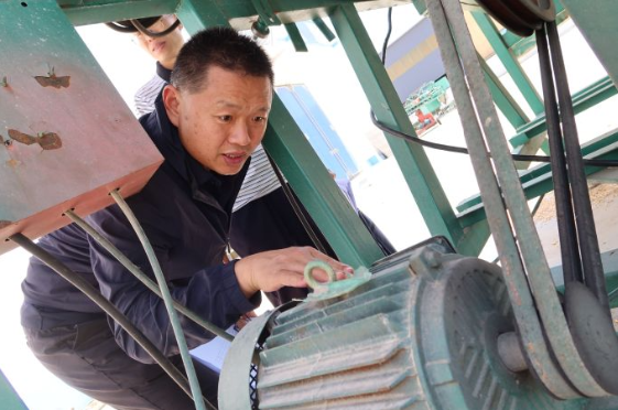 融媒·画像丨收集“泥土数据”，算出“大国粮策”——麦田“精算师”