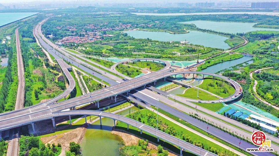 从黄河之畔到黄海之滨，济南市长跨国公司领导人峰会上发出“共赢邀约”