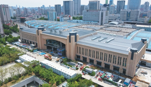 项目强省会｜济南站增设北站房主体结构外立面装修收尾