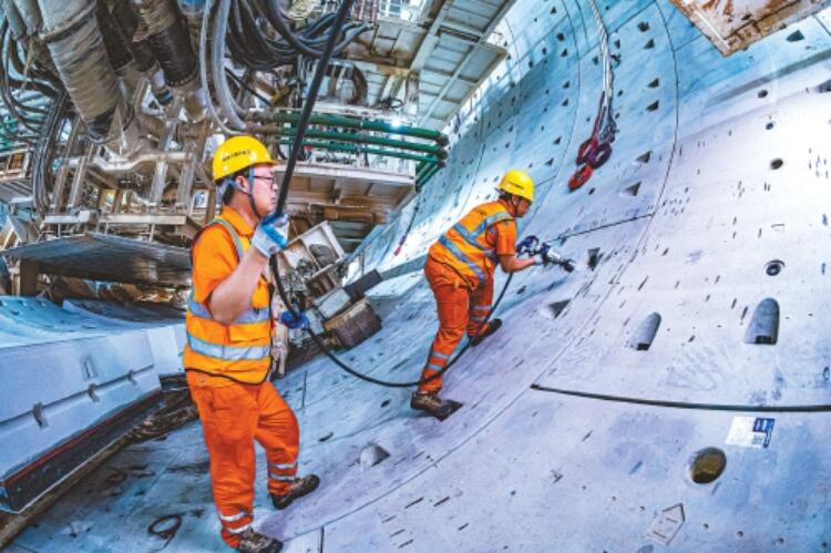 世界最大直径！“山河号”盾构机在济南顺利穿越黄河