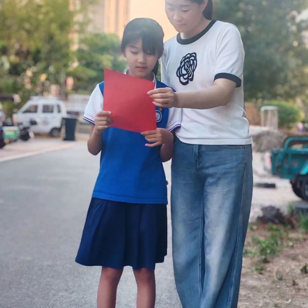 童趣爱沃土 绿意满未来——济南市历城区董家中心小学全国土地日主题活动