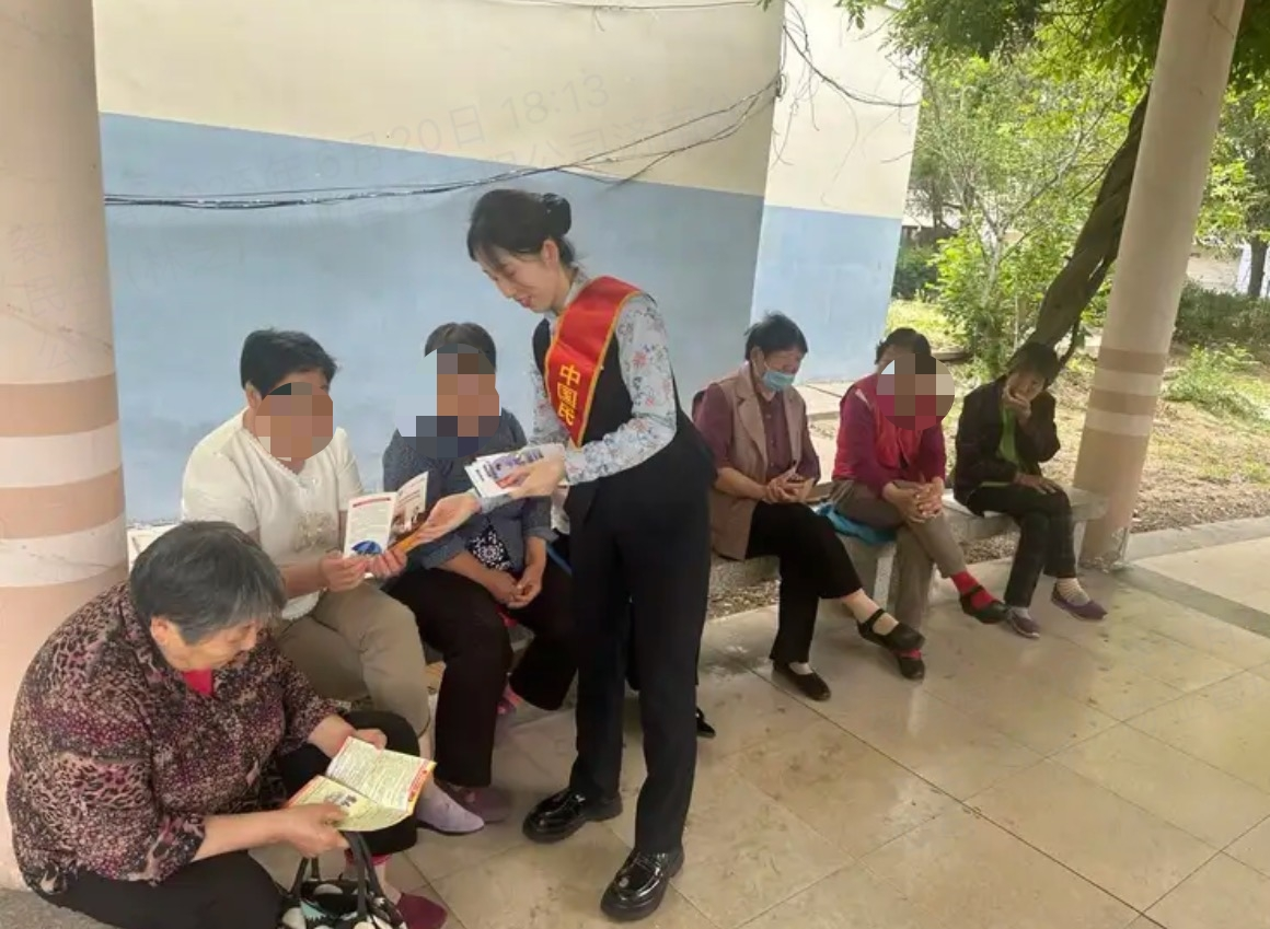 民生银行章丘支行开展“普及金融知识万里行”宣传活动